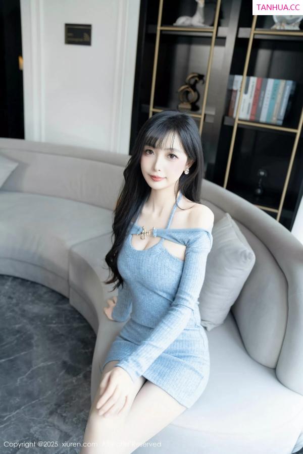   [XiuRen]高清写真图 2025.04.08 No.10124 樱桃小阑子 灰色丝袜第16张图片